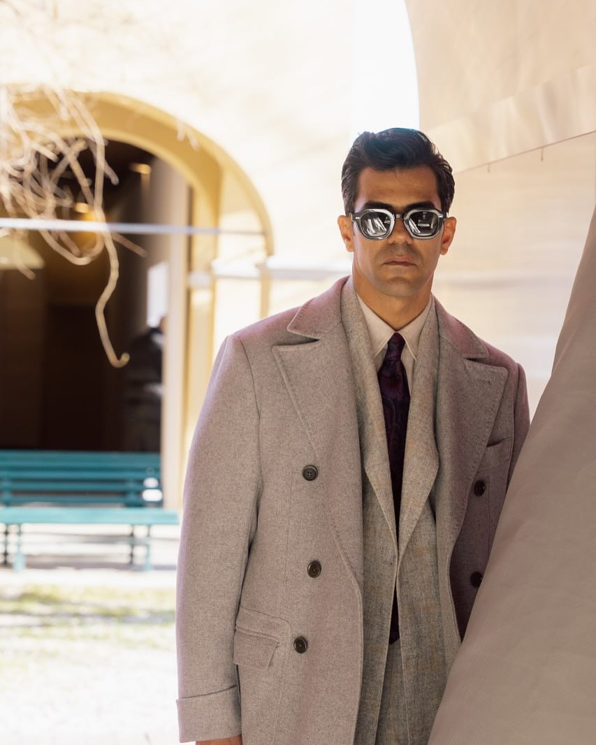 Modern Elegance: Light Gray Double-Breasted Overcoat & Suit Set