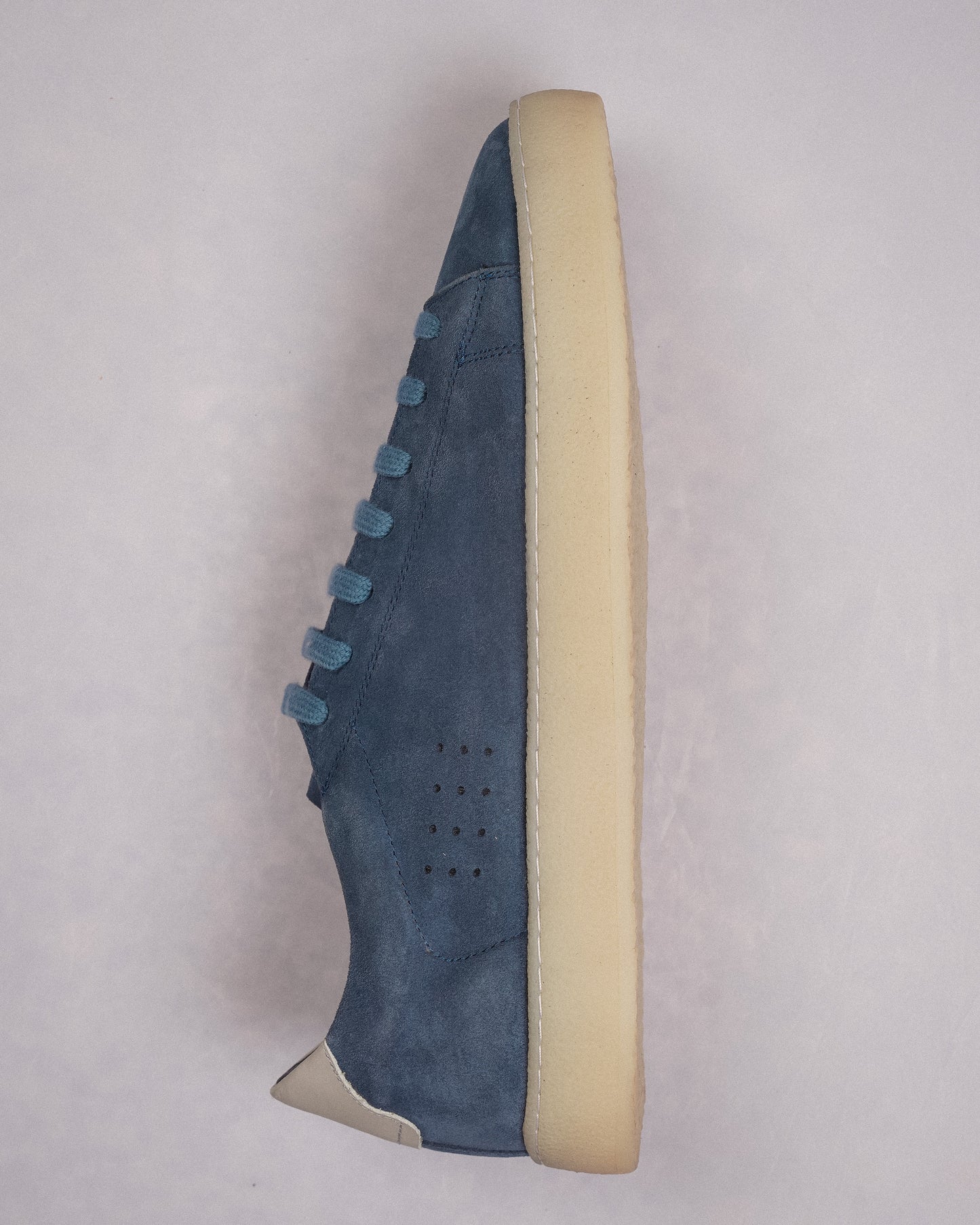حذاء رياضي (سنيكرز)